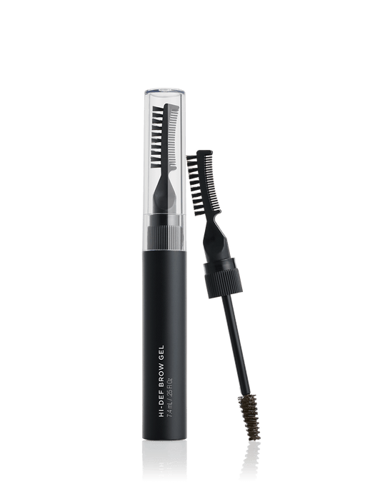 Schwarze Tube RevitaLash® Cosmetics Hi-Def Brow Gel Soft Brown mit Bürstenapplikator und transparentem Deckel; daneben eine Ansicht des vollständigen Bürstenapplikators.