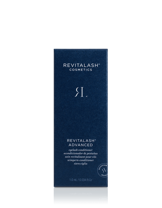 Eine blaue Box RevitaLash® Advanced Eyelash Conditioner von RevitaLash® Cosmetics in der 1 ml Version.